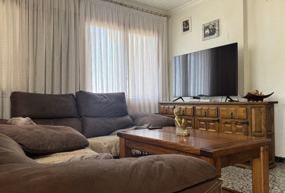 Herverkoop - Finca Landelijk pand -
Petrer