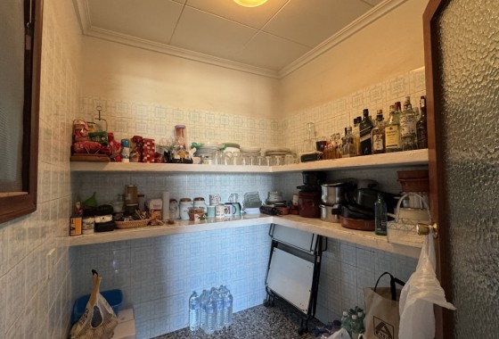 Herverkoop - Finca Landelijk pand -
Petrer