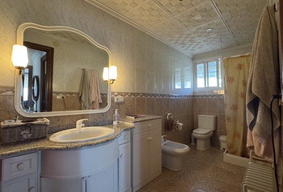 Herverkoop - Finca Landelijk pand -
Petrer