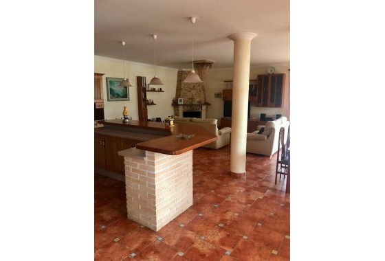 Herverkoop - Finca Landelijk pand -
Hondón de las Nieves