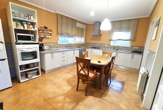 Herverkoop - Finca Landelijk pand -
Alicante