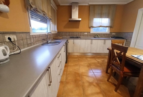 Herverkoop - Finca Landelijk pand -
Alicante