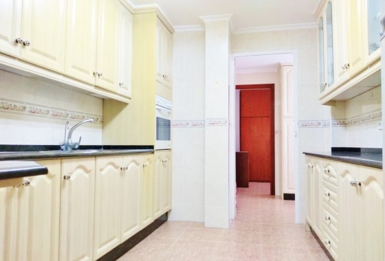 Herverkoop - Appartement / Flat -
Alicante