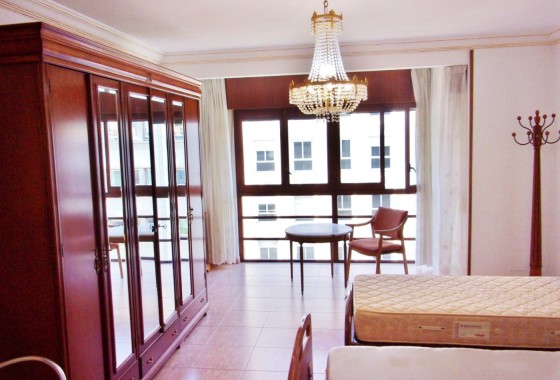 Herverkoop - Appartement / Flat -
Alicante