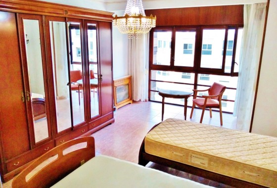 Herverkoop - Appartement / Flat -
Alicante