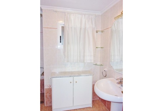 Herverkoop - Appartement / Flat -
Alicante