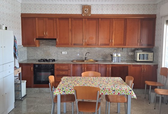 Herverkoop - Finca Landelijk pand -
Novelda