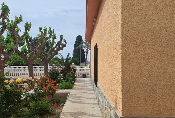 Herverkoop - Finca Landelijk pand -
Novelda