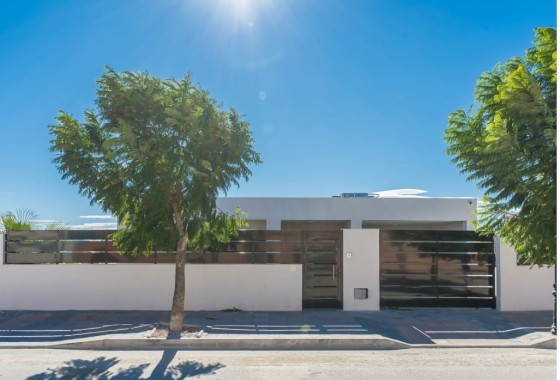 Herverkoop - Finca Landelijk pand -
Fortuna