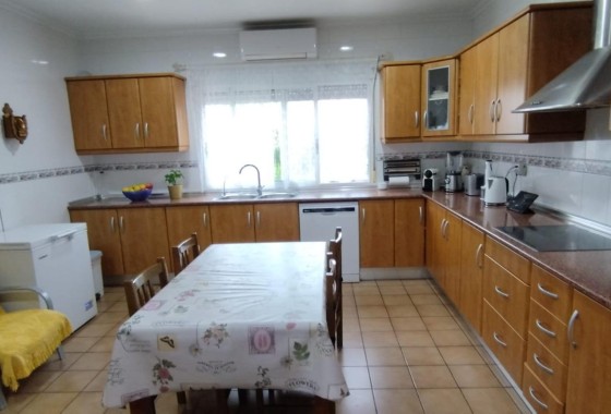 Herverkoop - Finca Landelijk pand -
Crevillente