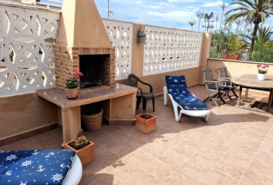 Herverkoop - Halfvrijstaande villa -
La Mata