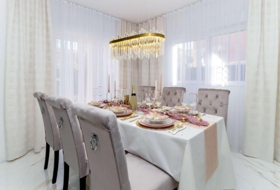 Venta - Chalet Independiente -
Orihuela Costa