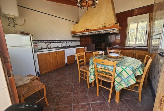 Herverkoop - Finca Landelijk pand -
Crevillente