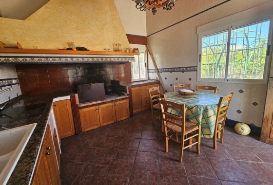 Herverkoop - Finca Landelijk pand -
Crevillente