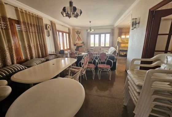 Herverkoop - Finca Landelijk pand -
Crevillente