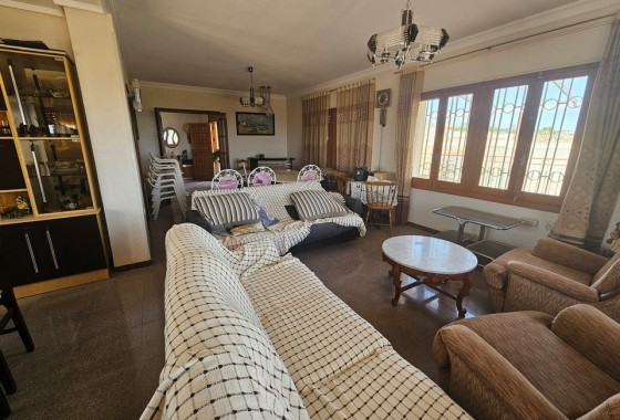 Herverkoop - Finca Landelijk pand -
Crevillente