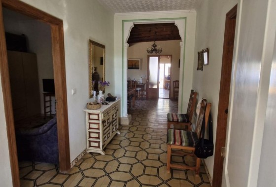 Herverkoop - Finca Landelijk pand -
Elche