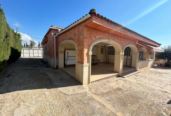 Herverkoop - Finca Landelijk pand -
Albatera