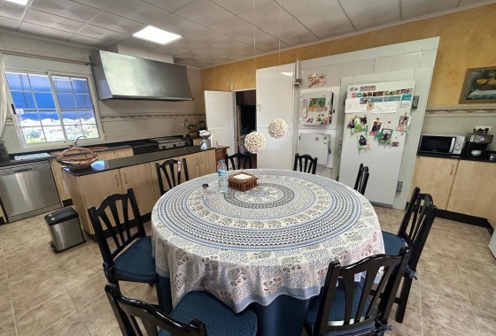 Herverkoop - Finca Landelijk pand -
Albatera