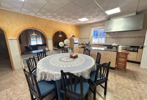 Herverkoop - Finca Landelijk pand -
Albatera