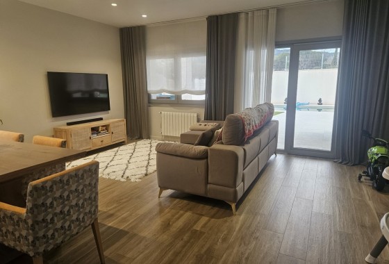 Herverkoop - Finca Landelijk pand -
Monóvar