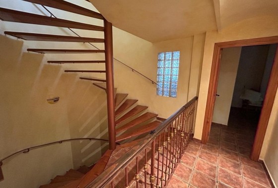 Herverkoop - Finca Landelijk pand -
Crevillente