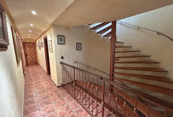 Herverkoop - Finca Landelijk pand -
Crevillente