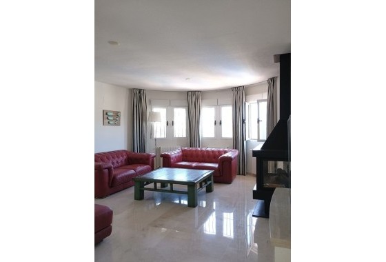 Herverkoop - Finca Landelijk pand -
Castalla