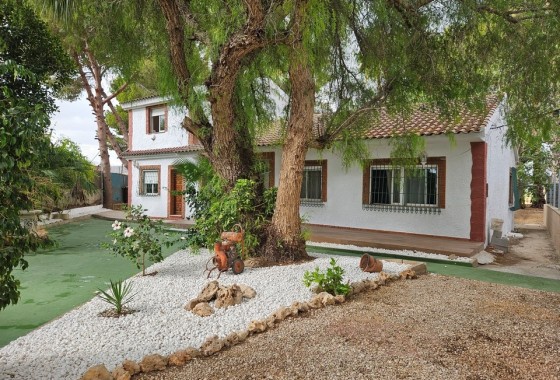 Herverkoop - Finca Landelijk pand -
Orihuela