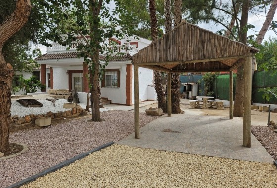 Herverkoop - Finca Landelijk pand -
Orihuela