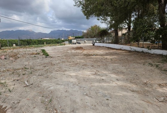 Herverkoop - Finca Landelijk pand -
Orihuela