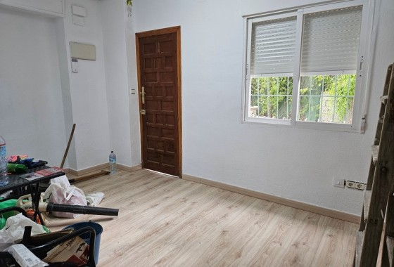 Herverkoop - Finca Landelijk pand -
Orihuela