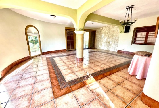 Herverkoop - Finca Landelijk pand -
Elche