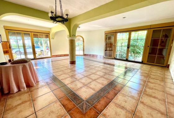 Herverkoop - Finca Landelijk pand -
Elche