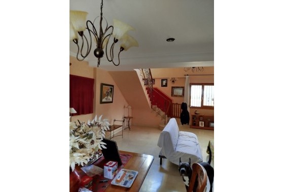 Herverkoop - Finca Landelijk pand -
Crevillente