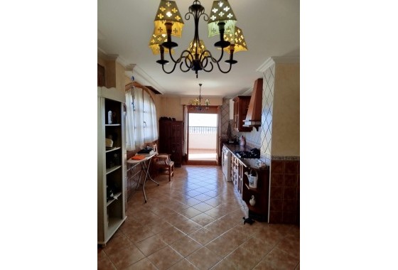 Herverkoop - Finca Landelijk pand -
Crevillente