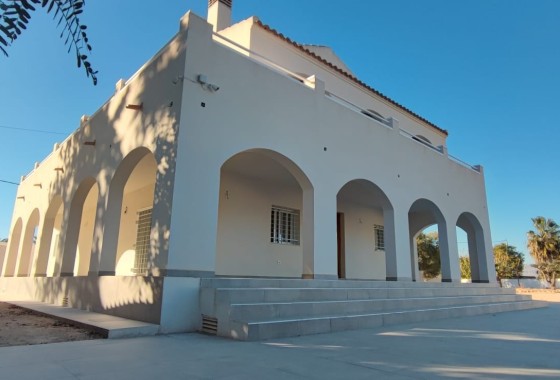 Herverkoop - Finca Landelijk pand -
Catral