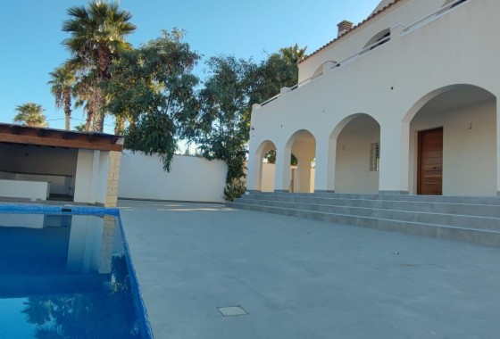 Herverkoop - Finca Landelijk pand -
Catral