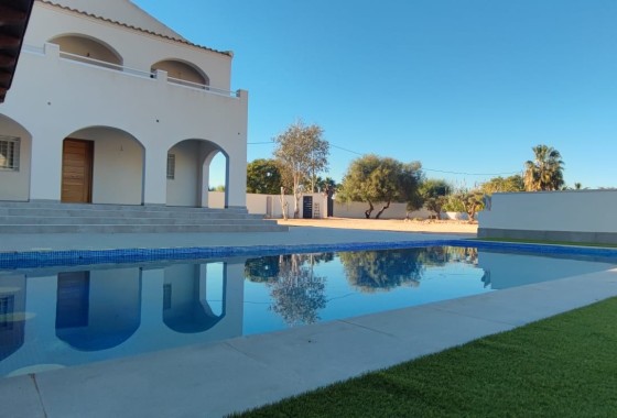 Herverkoop - Finca Landelijk pand -
Catral