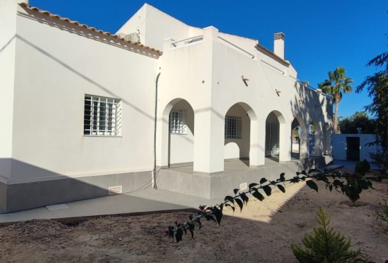 Herverkoop - Finca Landelijk pand -
Catral