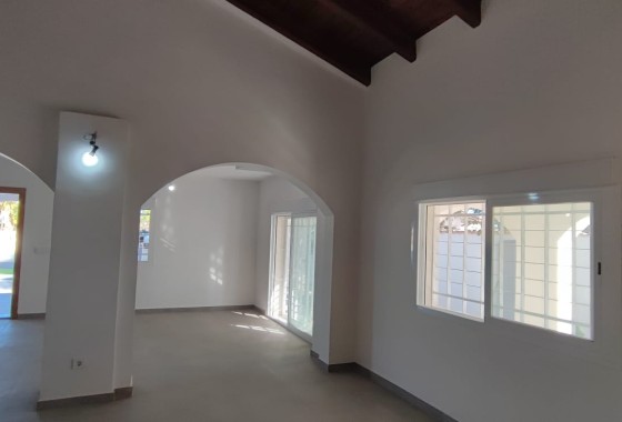 Herverkoop - Finca Landelijk pand -
Catral