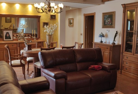 Herverkoop - Finca Landelijk pand -
CAÃADA DE SAN PEDRO