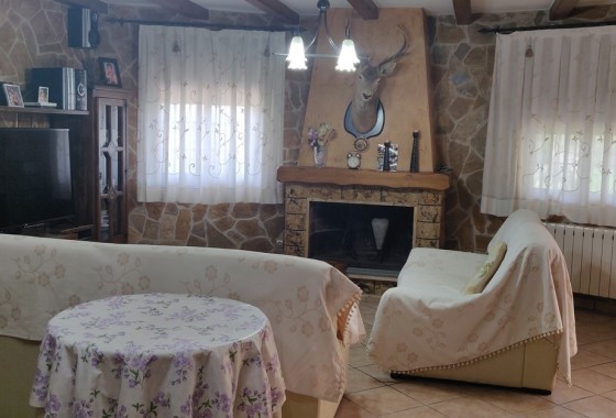 Herverkoop - Finca Landelijk pand -
CAÃADA DE SAN PEDRO