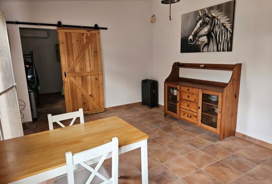 Herverkoop - Finca Landelijk pand -
Orihuela