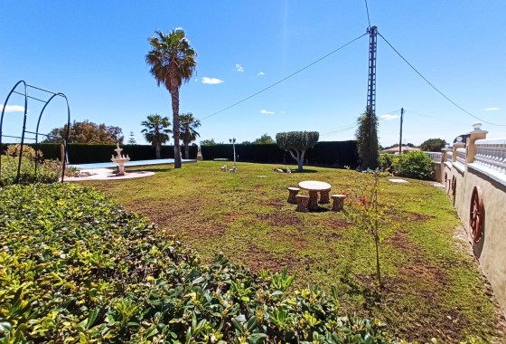 Herverkoop - Finca Landelijk pand -
Alicante