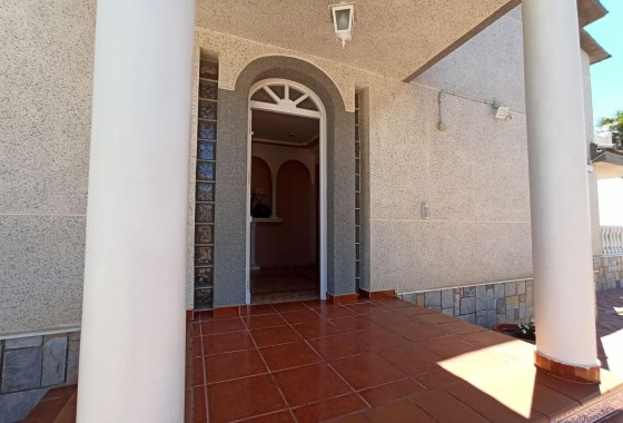 Herverkoop - Finca Landelijk pand -
Alicante