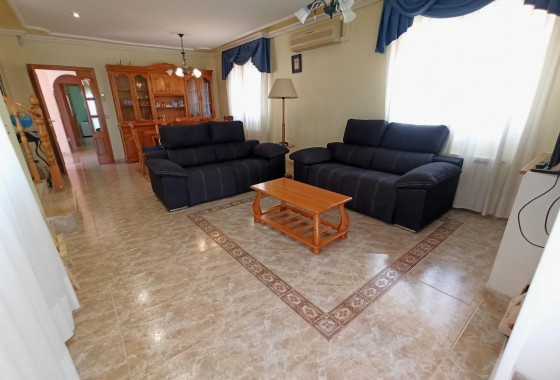 Herverkoop - Finca Landelijk pand -
Alicante