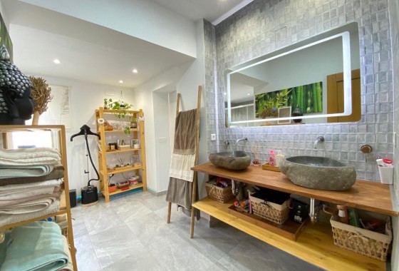 Herverkoop - Finca Landelijk pand -
Alicante