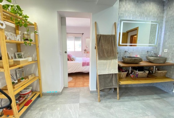 Herverkoop - Finca Landelijk pand -
Alicante