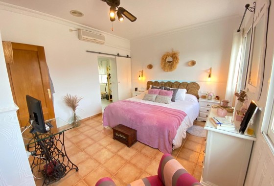 Herverkoop - Finca Landelijk pand -
Alicante